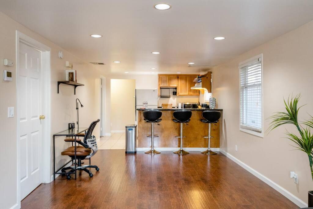 *2Bdr Victorian Home Away From Home - *Central Loc Sacramento Extérieur photo